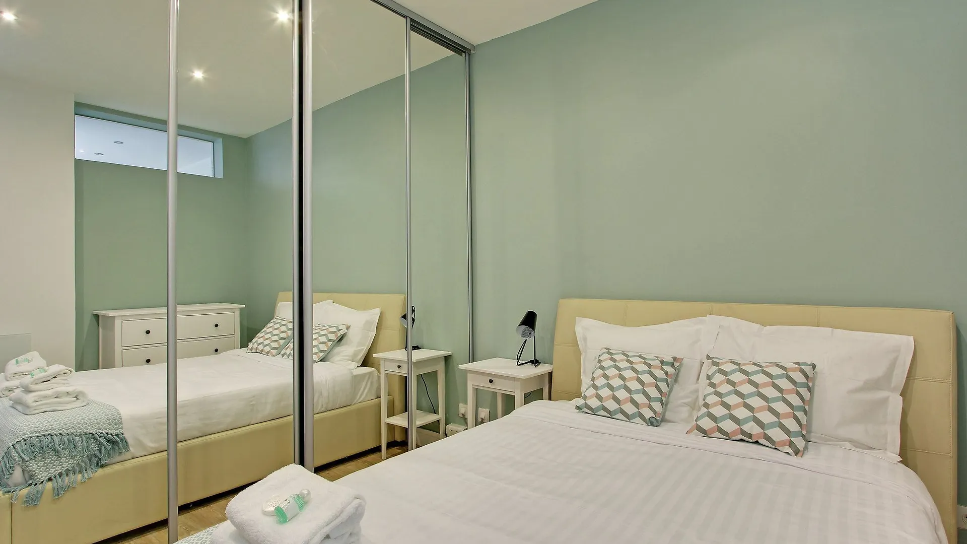 Pick A Flat - Le Marais / Republique Apartment Paris